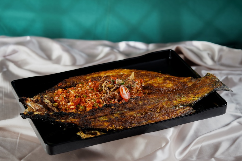 فرن  /  oven